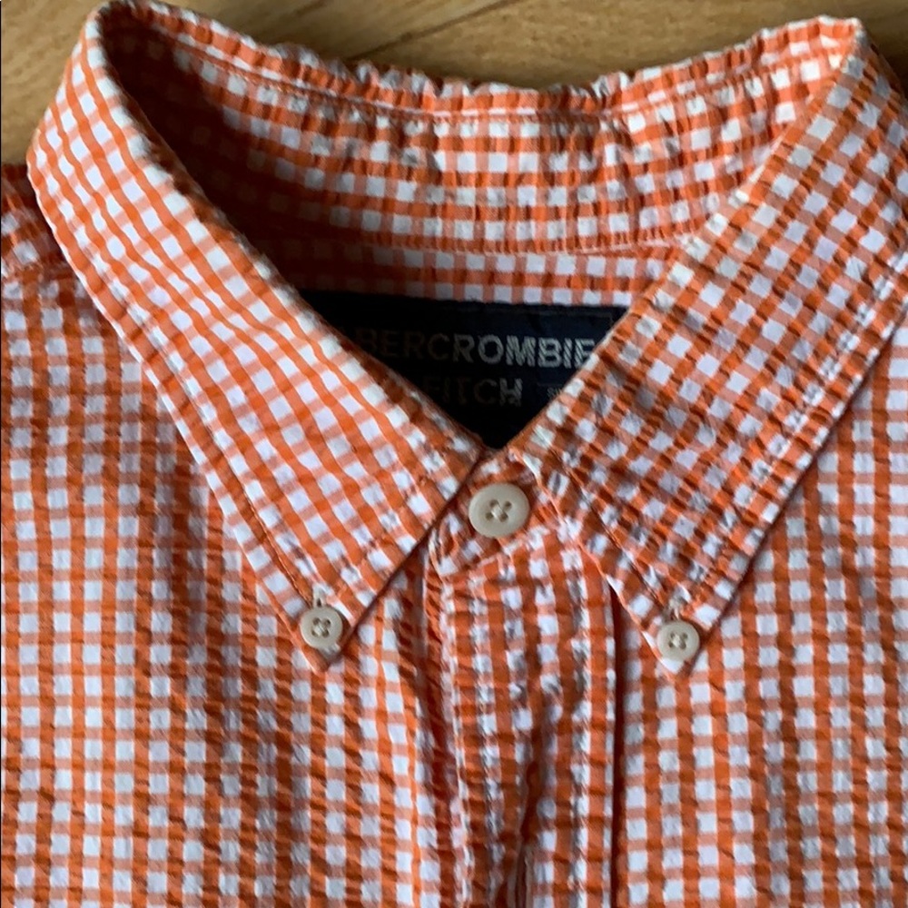 🔥ABERCROMBIE & FITCH shirt size M orange /white